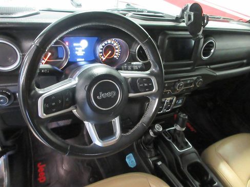 Used 2018 Jeep Wrangler Unlimited Sahara w/ LED Lighting Group AWD/4WD image 21