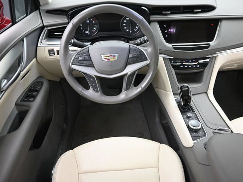 Used 2021 Cadillac XT5 Premium Luxury AWD/4WD image 15