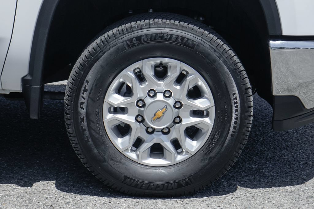 Used 2025 Chevrolet Silverado 2500 LTZ w/ LTZ Premium Package AWD/4WD image 44