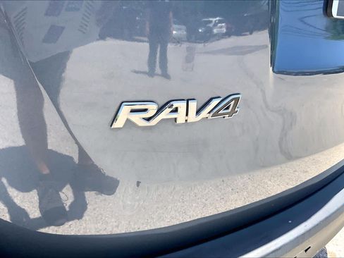 Used 2014 Toyota RAV4 XLE AWD/4WD image 29