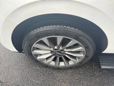 Used 2020 Lincoln Navigator Reserve AWD/4WD image 34