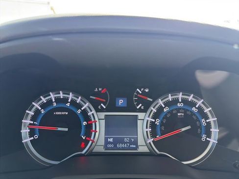 Used 2019 Toyota 4Runner TRD Off-Road Premium AWD/4WD image 19