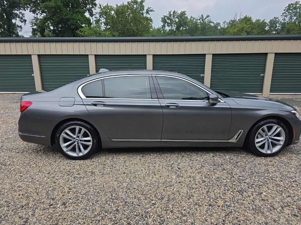 Used 2016 BMW 750i xDrive AWD/4WD image 9