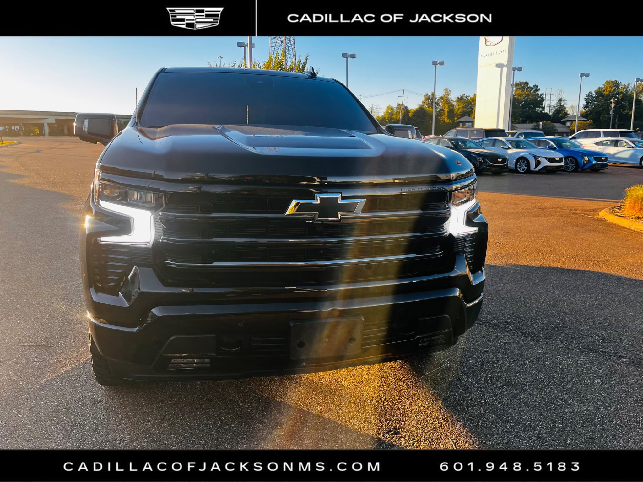 Used 2025 Chevrolet Silverado 1500 High Country w/ Midnight Edition AWD/4WD image 3