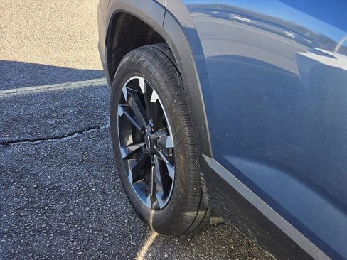 Used 2025 Chevrolet Equinox RS w/ Convenience Package III image 12