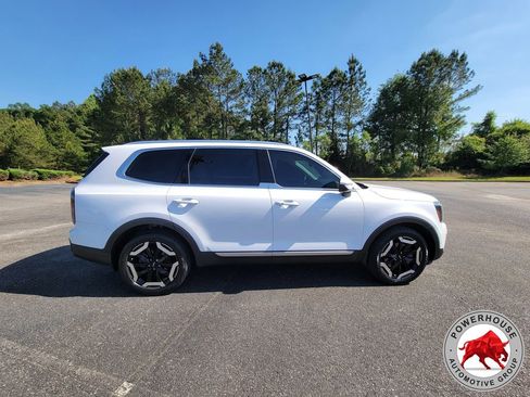 Used 2024 Kia Telluride EX w/ EX Captain's Chair Package FWD image 7