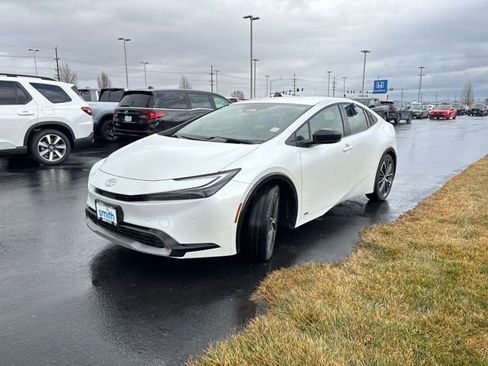Used 2023 Toyota Prius XLE image 7