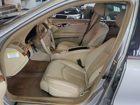 Used 2008 Mercedes-Benz E 350 4MATIC Sedan image 9