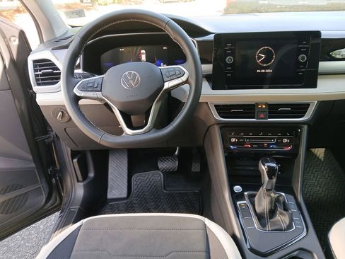 New 2026 Volkswagen Taos SE FWD image 13