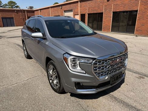 Used 2023 GMC Terrain Denali image 7