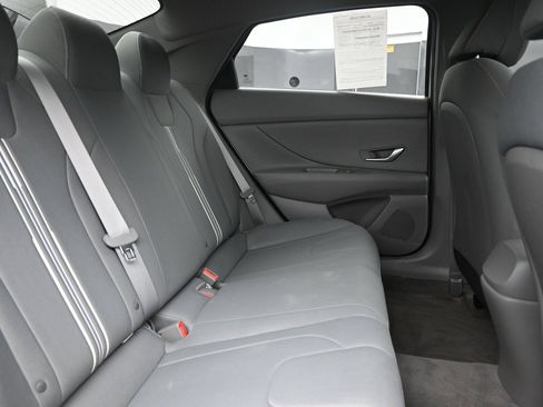 Certified 2021 Hyundai Elantra SEL FWD image 24