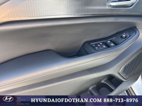 Used 2025 Jeep Grand Cherokee Laredo RWD image 7
