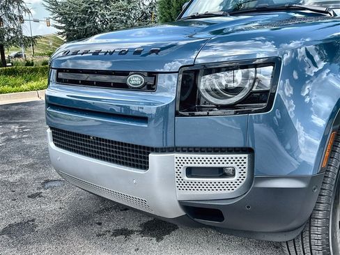 Used 2025 Land Rover Defender 110 S image 9