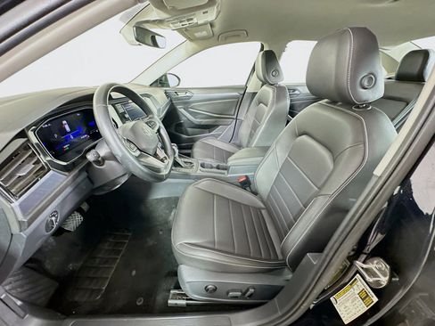 Used 2024 Volkswagen Jetta SE image 13