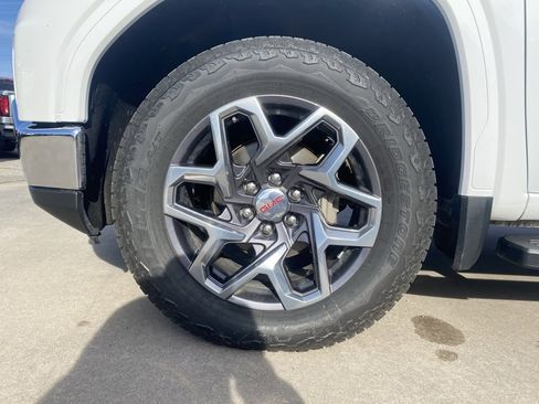 Used 2022 GMC Sierra 1500 SLT image 9