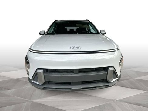Used 2024 Hyundai Kona SEL FWD image 3