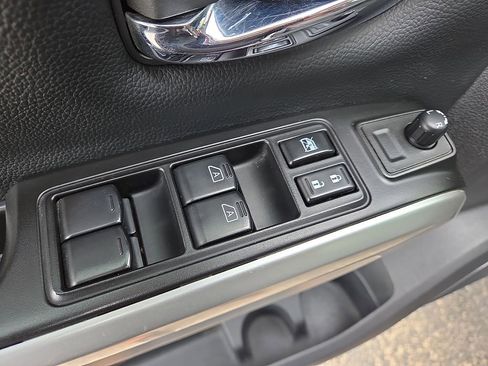 Used 2023 Nissan Titan SV AWD/4WD image 21