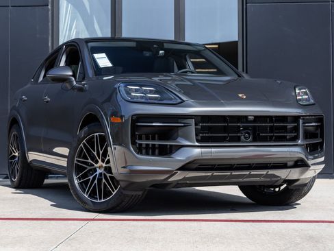 Certified 2026 Porsche Cayenne Coupe image 6