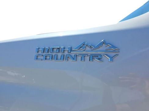 Used 2020 Chevrolet Silverado 2500 High Country w/ Technology Package AWD/4WD image 11