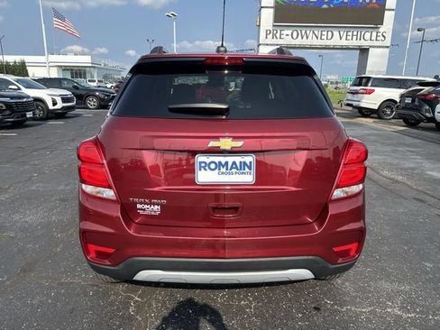 Used 2021 Chevrolet Trax LT w/ LT Convenience Package AWD/4WD image 4