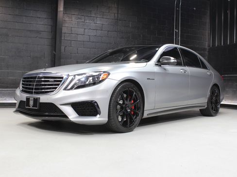Used 2017 Mercedes-Benz S 63 AMG AMG S 63 Carbon Fiber Exterior w/ Carbon Fiber Exterior Package image 5