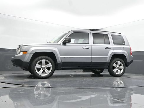 Used 2015 Jeep Patriot Latitude FWD image 26