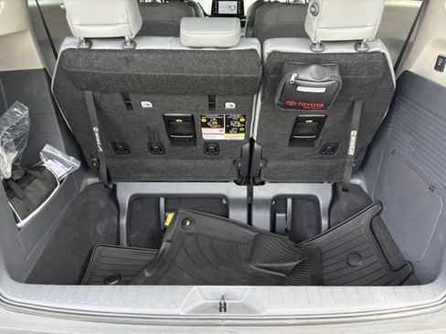Used 2024 Toyota Sienna XLE w/ XLE Plus Package AWD/4WD image 21