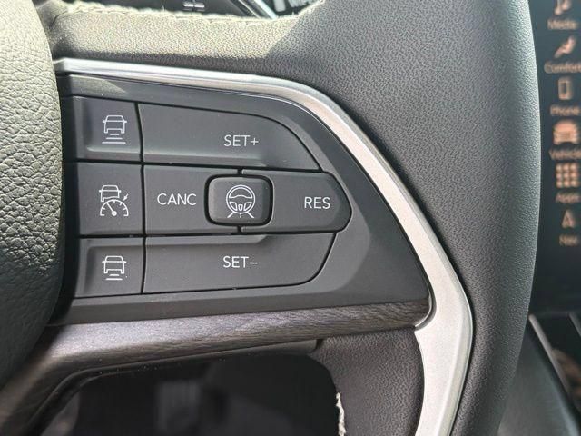 New 2026 Jeep Grand Cherokee Altitude AWD/4WD image 18