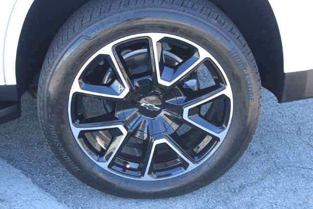 Used 2024 Chevrolet Tahoe RST w/ Luxury Package RWD image 12