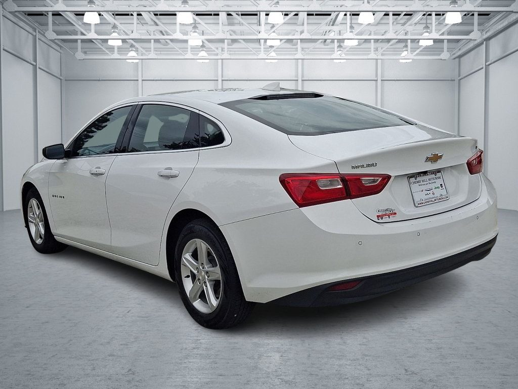 Used 2024 Chevrolet Malibu LT FWD image 3