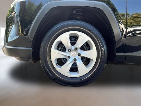 Used 2024 Toyota RAV4 LE AWD/4WD image 31