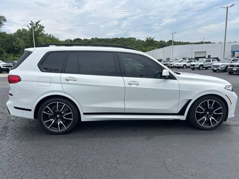 Used 2022 BMW X7 xDrive40i w/ M Sport Package AWD/4WD image 4