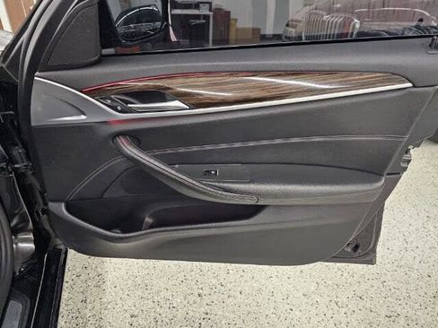 Used 2019 BMW 530i xDrive image 18