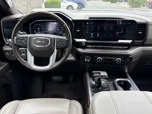 Used 2023 GMC Sierra 1500 SLT w/ SLT Premium Package AWD/4WD image 8