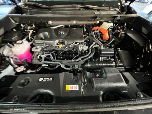 Used 2025 Toyota RAV4 LE image 32