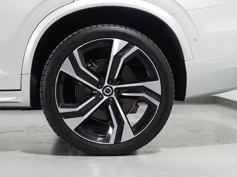 Used 2022 Volvo XC90 T8 R-Design w/ Advanced Package image 45