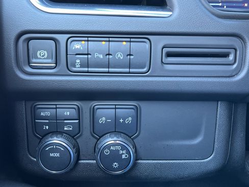 Used 2024 Chevrolet Tahoe LT image 28