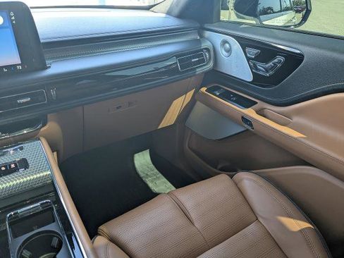 Used 2025 Lincoln Aviator Black Label w/ Black Label Special Edition AWD/4WD image 19