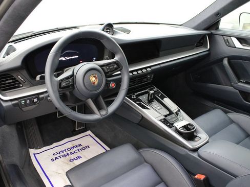 Certified 2025 Porsche 911 Carrera RWD image 4