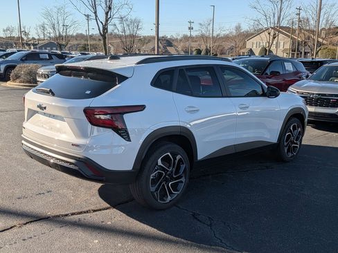 New 2026 Chevrolet Trax RS w/ Sunroof Package image 8