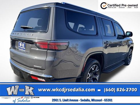 Certified 2024 Jeep Wagoneer Series III AWD/4WD image 4