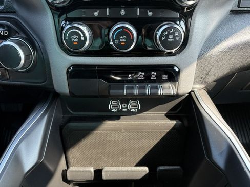 Used 2025 RAM 1500 Big Horn AWD/4WD image 14