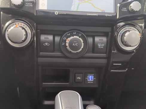 Certified 2024 Toyota 4Runner TRD Off-Road Premium w/ Moonroof Package image 37