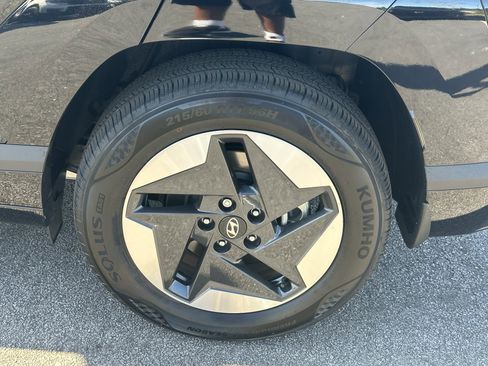 Used 2024 Hyundai Kona SEL FWD image 20