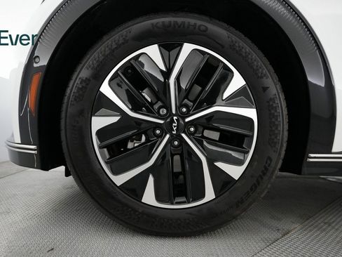 Used 2023 Kia EV6 Wind w/ Wind Technology Package image 17