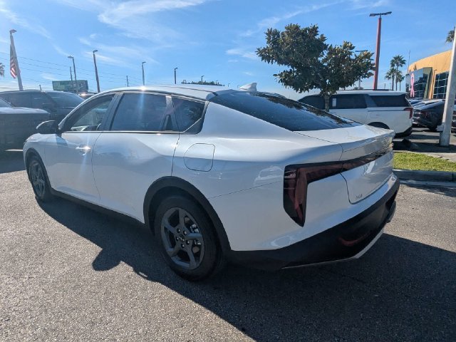 New 2026 Kia K4 FWD image 4