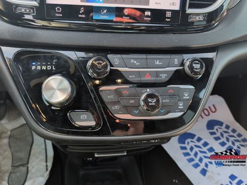 Used 2019 Jeep Renegade Altitude w/ Quick Order Package 2XM image 20