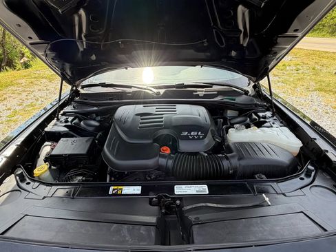 Used 2015 Dodge Challenger SXT Plus w/ Driver Convenience Group RWD image 43