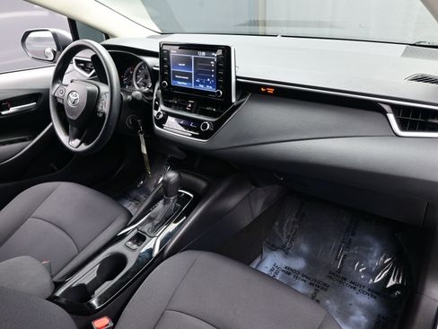 Used 2021 Toyota Corolla LE image 14
