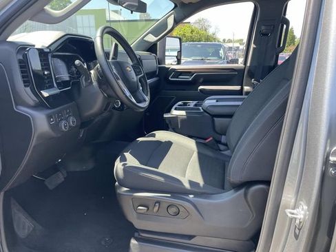 Used 2025 Chevrolet Silverado 2500 LT w/ Convenience Package AWD/4WD image 19
